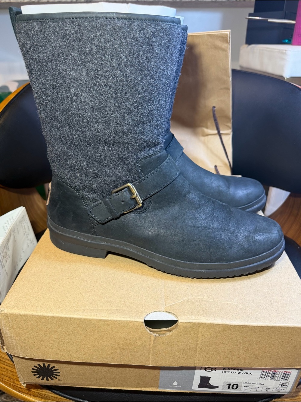 UGG Woman’s Sz 10 Black Gray Winter Mid-Calf Boots with Buckle Box